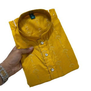 Nueva tela clásica Premium Heavy Royal con Secuencia de bordado Work Kurta Pyjama Colección para hombres - Product Image 1