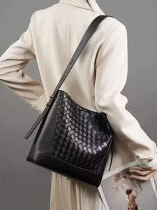 Sac compact en cuir tissé de vache véritable, imperméable, avec fermeture éclair, bandoulière, sac messager, sac à main, chaînes, mode, vente en gros - Product Image 5