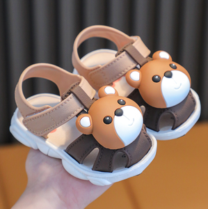 Sandales d'été en plastique pour tout-petits avec protection des orteils, super douces et mignonnes, à motif de dessin animé, pour l'intérieur et l'extérieur - Product Image 3