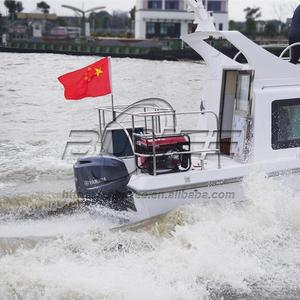 Yacht de sport de luxe en fibre de verre de 9,5 m (31,2 pieds) avec <span class=keywords><strong>console</strong></span> centrale, pour la pêche, la croisière, les excursions et la navigation rapide, capacité de 12 à 18 <span class=keywords><strong>personnes</strong></span> - Product Image 2