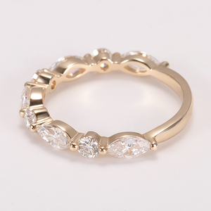 Anillo de Oro Amarillo de 14k con Diseño Nuevo, con Diamantes Moissanita de Corte Marquesa y Redondo, Anillo de Regalo - Product Image 3