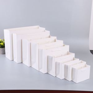 Sacs en papier de luxe blancs personnalisés avec logo imprimé pour boutiques de détail et cadeaux, avec poignée en ruban - Product Image 3