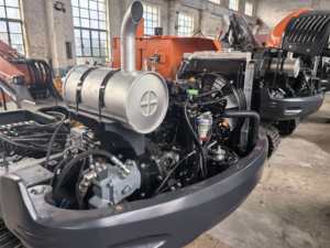 Vielseitiger 6-Tonnen-Mini-Raupenbagger mit Koop-Motor, Getriebe & Pumpe |   Mehrere Anbaugeräte für Bagger: Hydraulikhammer- und Erdbohrer-Optionen - Product Image 6