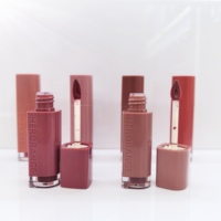 Vente en gros d'usine Rouge à lèvres liquide Brillant à lèvres haute brillance Longue tenue Résistant à la transpiration Maquillage pour les lèvres Brillant à lèvres Matre Brillant à lèvres brillant