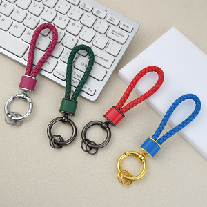 Llavero de Cuero Tejido a Mano Creativo, Colgante para Coche o Bolso, Regalo Conmemorativo Multicolor para Parejas, Venta al por Mayor de Llaveros - Product Image 3
