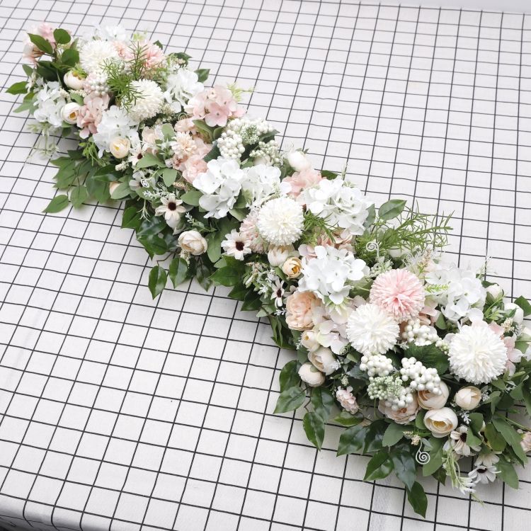 สีชมพูอ่อน