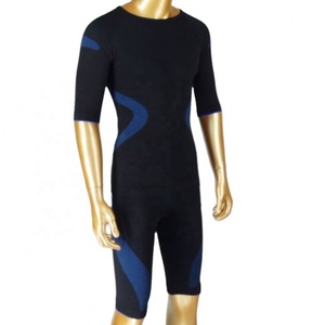 Combinaison de massage EMS sans fil intelligente, longueur genou, pour tailles fines et grandes, écologique, par Miha Bodytec - Product Image 1