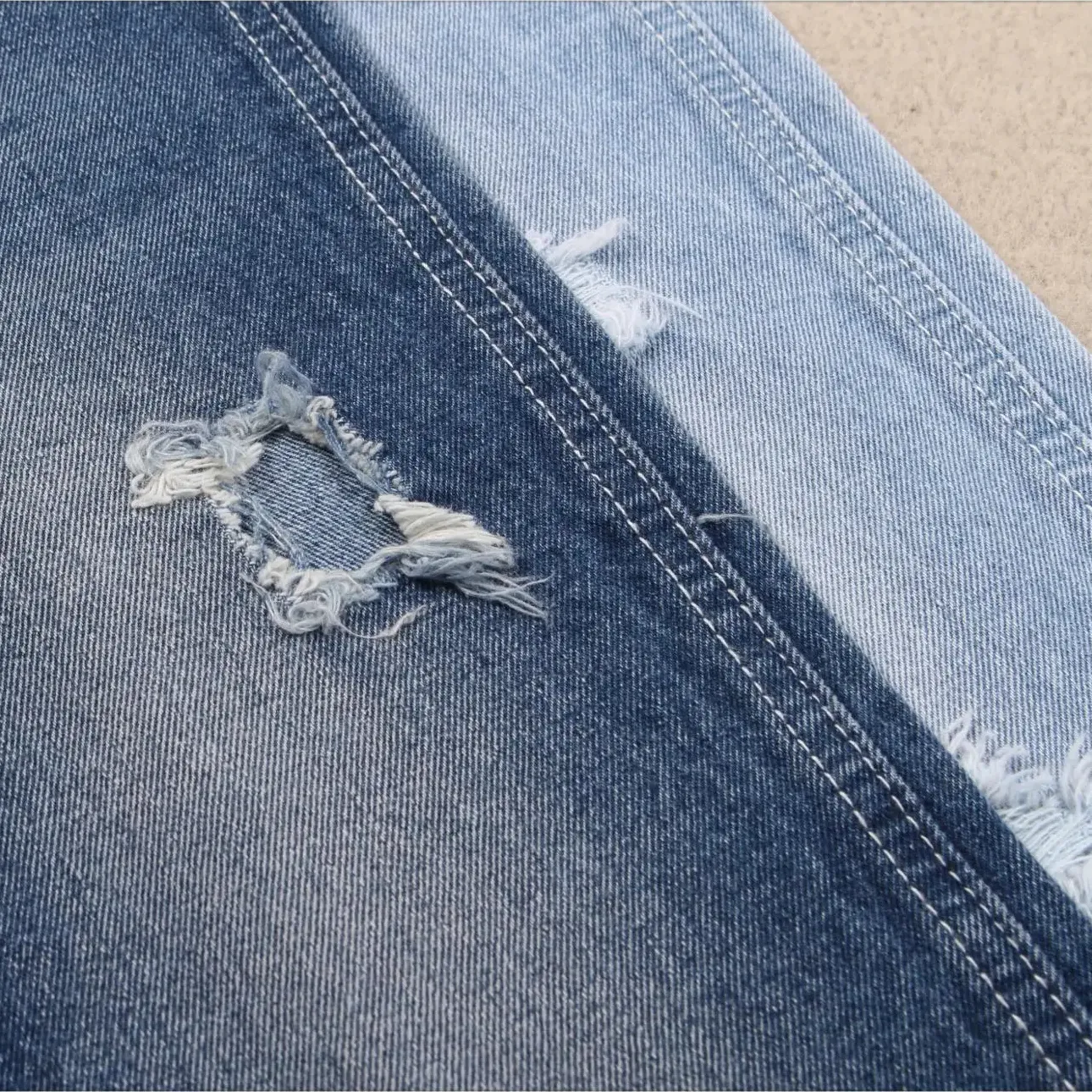 Оптовая Продажа Дешевая цена 100% хлопок джинсовая ткань для джинсов брюки