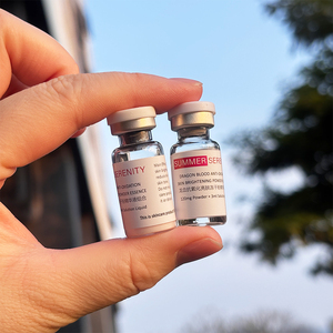 Suero Facial Blanqueador e Iluminador con Polvo Liofilizado de Sangre de Dragón, Personalizable con Logotipo, Refina los Poros Faciales, Esencia Liofilizada - Product Image 6