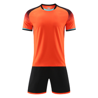 Hochwertiges Maßgeschneidertes Jugend-Fußball-Trikot-Set Feuchtigkeitsableitend 100% Polyester Trikot-Kit Liga-Club-Spiel Großhandelsbestellung