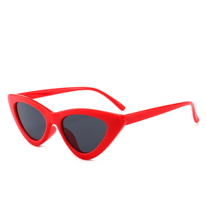 แว่นกันแดดทรงสามเหลี่ยมแฟชั่นใหม่ล่าสุด กรอบเล็ก หรูหรา สำหรับผู้หญิง ทรงแคทอาย กรอบ PC เลนส์อะคริลิค สีพื้น เลนส์สีควันบุหรี่ ยี่ห้อ Benola - Product Image 5