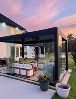 Pergola à lames orientables de haute qualité, électrique, avec structure en aluminium écologique pour piscines et balcons