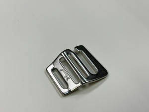 Pièces automobiles Boucle de sécurité en acier inoxydable Estampage Polissage 3072401 Boucles à clip à vendre - Product Image 6