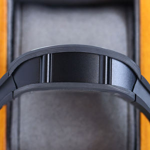 Montre-bracelet de luxe automatique à cadran mécanique, boîtier tonneau en fibre de carbone marbrée, bracelet en caoutchouc noir, collection 2026, vente chaude - Product Image 4