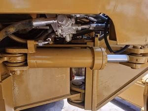 Motoniveladora Usada CAT140H/CAT140 Modelo 2023 Fabricada en Japón con Motor Caterpillar, Caja de Cambios y Bomba Hidráulica Denison para Construcción de Carreteras - Product Image 5