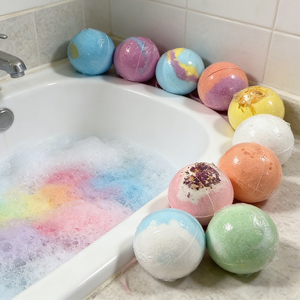 Paquete de 12 Bombas de Baño Ricas en Sal con Juguete en el Interior, Forma de Huevo, Aromas Frutales, Juguete Sorpresa, Aromaterapia, Bombas de Baño Efervescentes Relajantes - Product Image 1