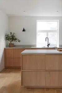 CBMmart Luxury Modern Design Villa Modular Kitchen Design Style Solid Wood Shaker Door Custom Kitchen Furniture