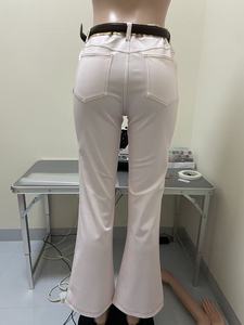 <span class=keywords><strong>Jeans</strong></span> Donna <span class=keywords><strong>a</strong></span> Vita Alta Svasati in Denim Imitazione con Stampa Artistica Ricamata Rosa Retrò, Asciugatura Rapida, Tutte le Stagioni - Collezione 2026 (Vendita all'Ingrosso) - Product Image 3