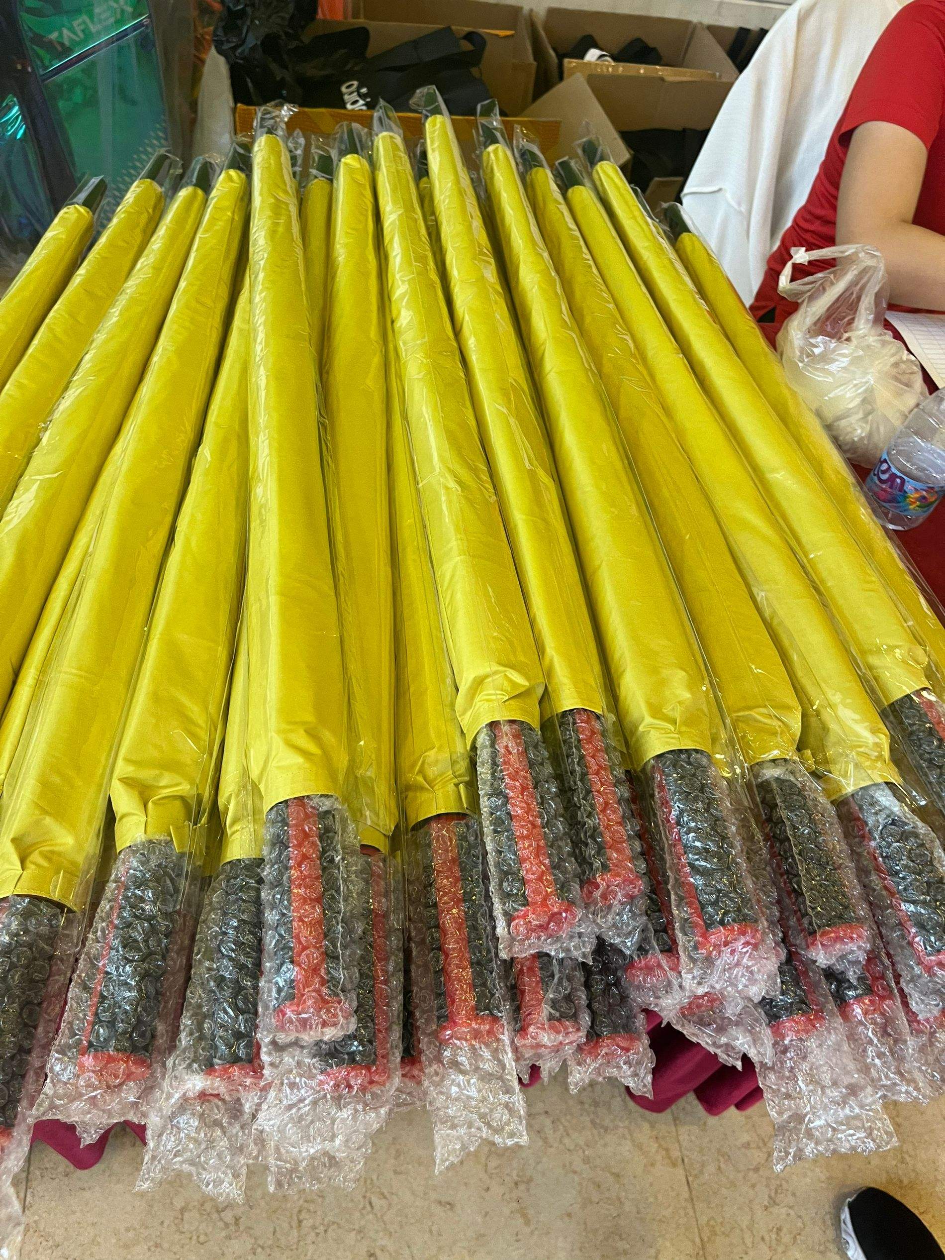 สีเหลือง