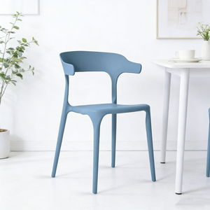 Fauteuil monobloc moderne et coloré en PP avec design épuré et accoudoirs colorés, chaise de salle à manger minimaliste pour la maison, le café et le bureau - Product Image 1