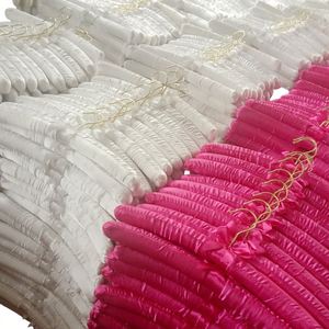 Cintres en mousse colorés et doux avec crochet chromé, pour chemisiers, en tissu épais, sans épaules de compression, antidérapants, rembourrés en satin - Product Image 3