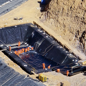 Géomembrane HDPE anti-infiltration <span class=keywords><strong>de</strong></span> 1 mm à 3 mm pour bassin <span class=keywords><strong>de</strong></span> rejet minier - Product Image 1