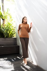 Pantalon évasé en polyknit extensible à taille élastique, best-seller - Product Image 3