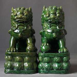 Petite statue d'animal Fu Dog en <span class=keywords><strong>porcelaine</strong></span> émaillée tricolore de la dynastie Tang pour la décoration de la maison - Product Image 5