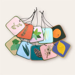 핫 세일 종이 자동차 공기 청정기 향수 아로마 테라피 향기 고급 향수병 자동차 향기 종이 공기 청정기 - Product Image 4