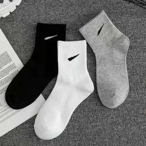 جوارب رياضية كاجوال وصديعة للأعراف وصديعة للأعراف ، جوارب رياضية متوسطة الطول قابلة للتنفس ، تصميم محبوك ، سوار سفلي ، رياضات يومية للربيع بالجملة - Product Image 5