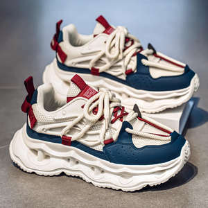 Zapatos de hombre 2026: Nuevas zapatillas deportivas de moda con malla transpirable, aumento de altura, estilo casual grueso, con cordones, para jóvenes. - Product Image 1