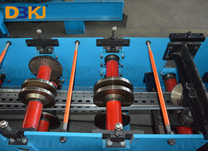 Nhà Kho Giá đỡ thẳng đứng cuộn tạo thành máy thẳng đứng bài Máy Pallet giá cuộn tạo thành máy sản xuất - Product Image 6