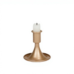 Porte-bougie de style vintage, finition antique, support à bougie pour la décoration de la maison, centre de table et événements - Product Image 3