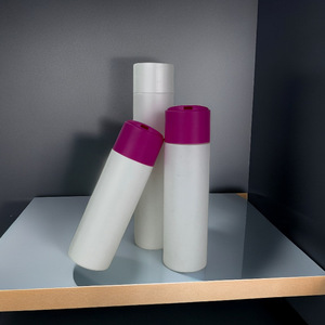 Bouteille souple en PEHD de 200 ml, 230 ml, 300 ml avec bouchon twist-off imprimé par transfert d'eau pour shampoing, après-shampoing, démaquillant, hydratant - Product Image 2