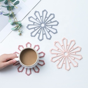 Forme de fleur évider coloré résistant à la chaleur tapis de Table TPR japonais Table isolation thermique Pad plaque plat bol tasse à thé Pot tapis - Product Image 1