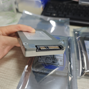 Matériel informatique d'occasion en gros à bas prix, matériel et logiciel d'entreprise, plus un SSD SAS 6 Gbps de 2,5 pouces de 800 Go d'occasion - Product Image 2