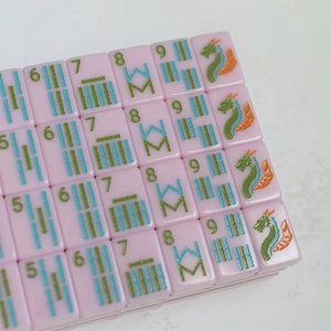 Juego de Mahjong Americano de Lujo Serie Seasons, 160 Fichas, Una Sola Capa, Grabado, Perla Navideña, Miss Mahjong - Product Image 4