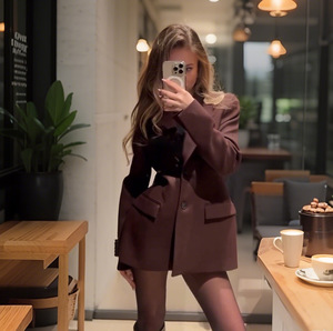 Completi Eleganti <span class=keywords><strong>da</strong></span> <span class=keywords><strong>Ufficio</strong></span> per Donna Primavera 2025: Blazer Slim Fit e Gonne a Vita Alta Linea A, Set Giacca e Minigonna - Product Image 2