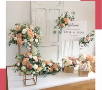 Arrangement de rangée de fleurs artificielles Table boule florale accessoires de toile de fond de mariage signe de bienvenue décor coin fleurs fête scène affichage