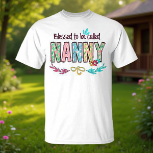 T-shirt floral « Blessed To Be Called Nanny », cadeau pour la fête des mères pour grand-mère - Product Image 3