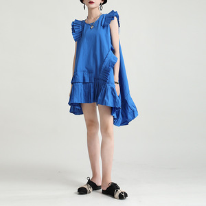 Robe courte fée <span class=keywords><strong>mince</strong></span> 2024 irrégulière plissée a-ligne grand ourlet <span class=keywords><strong>petite</strong></span> robe à manches volantes pour femmes avec bords à volants - Product Image 3