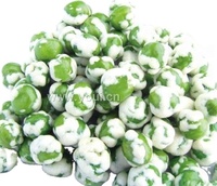 Pois verts enduits rôtis avec de la poudre de wasabi Snack de loisirs