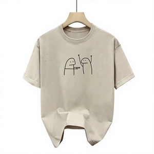 เสื้อยืดกีฬาผู้ชายขายดี ผ้าฝ้าย 80% โพลีเอสเตอร์ 20% ระบายอากาศได้ดี เหมาะสำหรับฤดูร้อน สวมใส่สบาย พิมพ์ลายดิจิตอลด้านหน้า แขนสั้น - Product Image 1