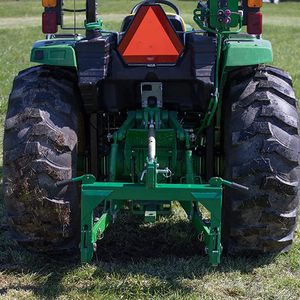 Kubota พร้อมอะแดปเตอร์รถแทรกเตอร์สำหรับใช้ในการเกษตรสามารถเปลี่ยนได้3 3-pt