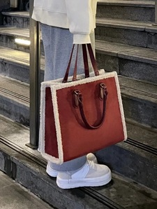 2025กระเป๋าสะพายไหล่แฟชั่นขนแกะความจุขนาดใหญ่สำหรับฤดูใบไม้ผลิและฤดูใบไม้ร่วงของผู้หญิงกระเป๋าโท้ทหนังเกรดสูงสไตล์ลำลอง All-in-One - Product Image 2