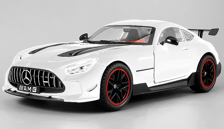 White 1:18 AMG GT