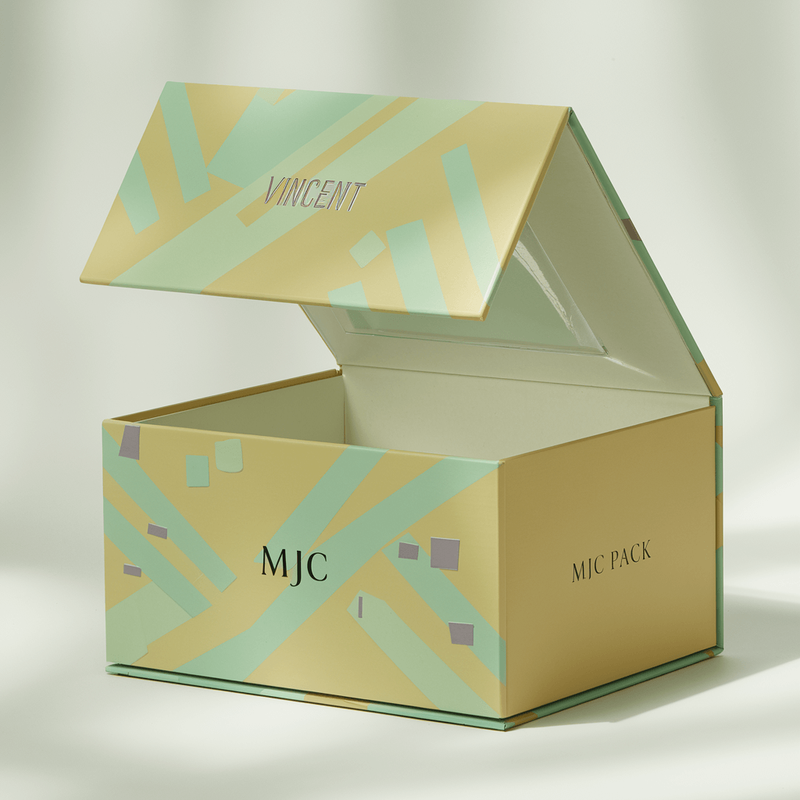 Custom Small Square Magnetic Closure Cardboard
