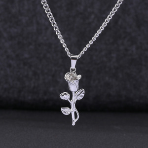 Collar con Colgante de Rosa de Acero Inoxidable de Alta Gama, Diseño Floral de Bambú, Estilo Moderno y Exclusivo para Mujer, Éxito de Ventas Transfronterizo, Popular en <span class=keywords><strong>Instagram</strong></span> - Product Image 2
