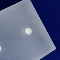Bloc carré en silice fondue transparente usiné sur mesure avec trous filetés, quartz haute température, pureté 99,99 % SiO2 pour applications optiques et industrielles