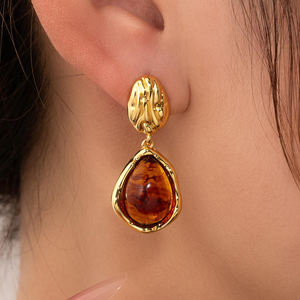 Boucles d'oreilles pendantes rétro européennes et américaines pour femmes, style luxueux et haut de gamme - Product Image 3